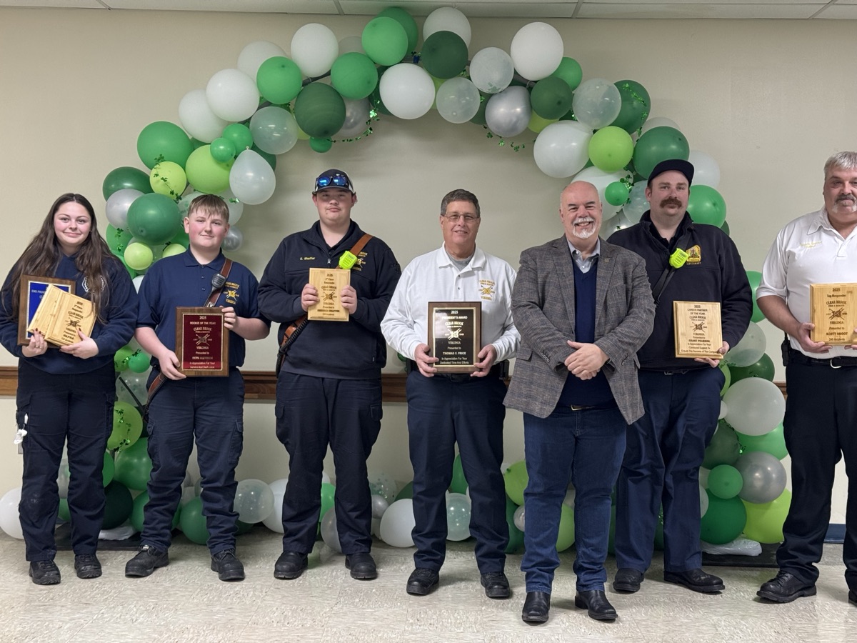 Mike Guevremont with community first responders and local award recipients